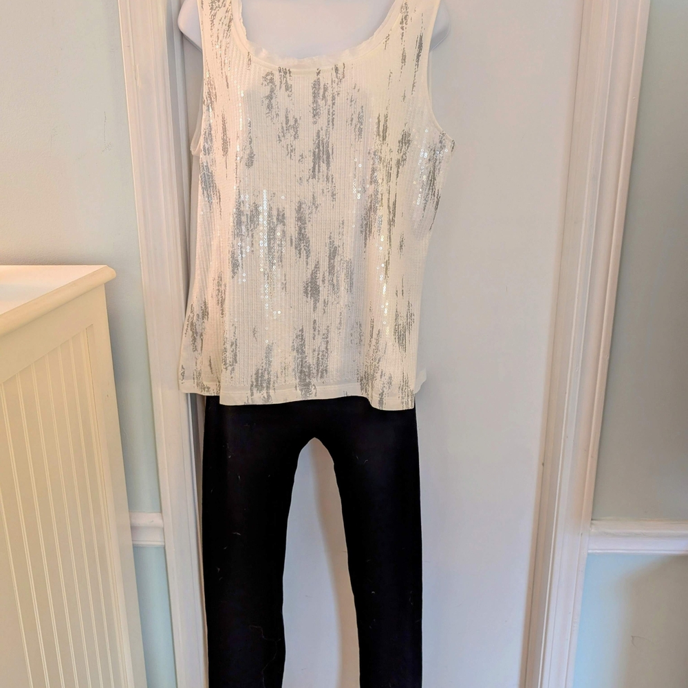 NWOT Chico's Sequin Embellished White and Silver Women's Top Size 2 - Picture 5 of 16